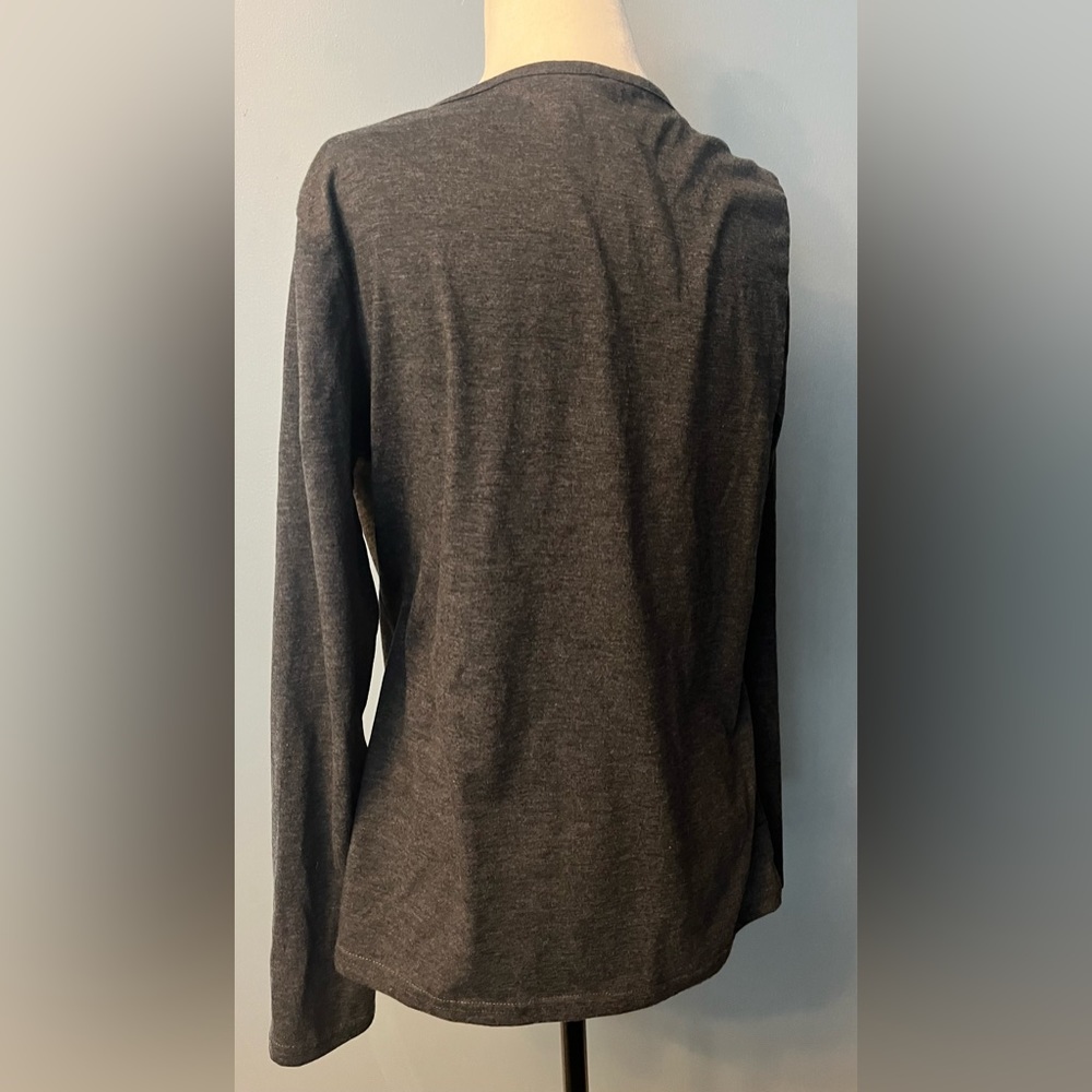 Studio Womans Gray Top w/ Embellishments !! - Picture 6 of 8